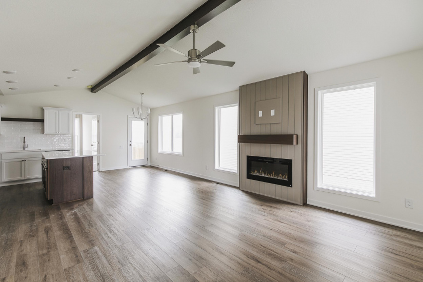 4 Bedrooms Bedrooms, ,3 BathroomsBathrooms,Residential,For Sale,1105