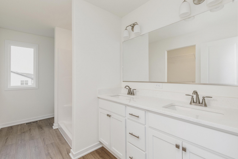 4 Bedrooms Bedrooms, ,3 BathroomsBathrooms,Residential,For Sale,1105