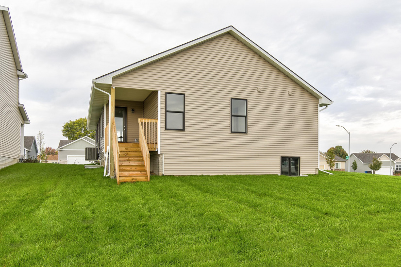 4 Bedrooms Bedrooms, ,3 BathroomsBathrooms,Residential,For Sale,1105