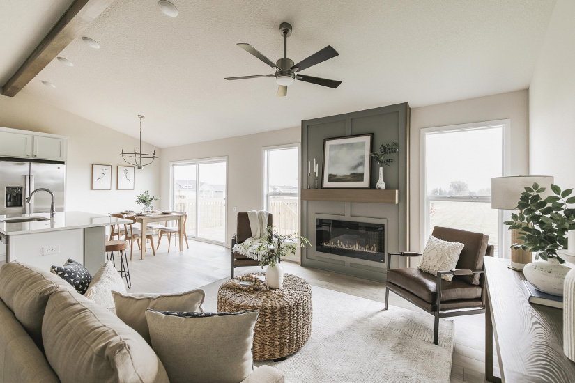 3 Bedrooms Bedrooms, ,2 BathroomsBathrooms,Residential,For Sale,1106