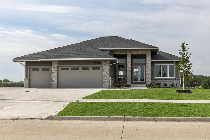 17406 Oakwood Dr., Urbandale, 3 Bedrooms Bedrooms, ,4 BathroomsBathrooms,Residential,For Sale,17406 Oakwood Dr., Urbandale,1150